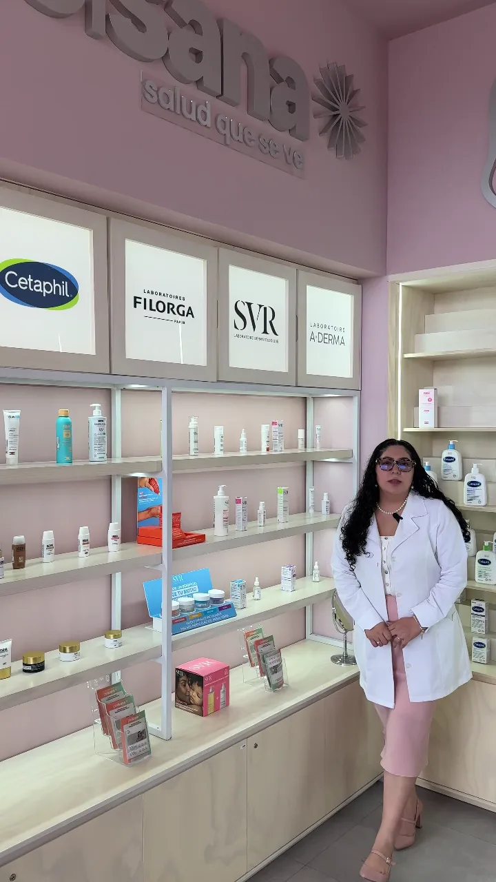 La Dra. Nicole Infante en la clínica PielSana